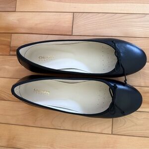 Geox Black Leather Flats Timeless Elegance